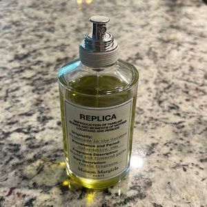 Maison Margiela SHADED AND FLOWERED PATHS